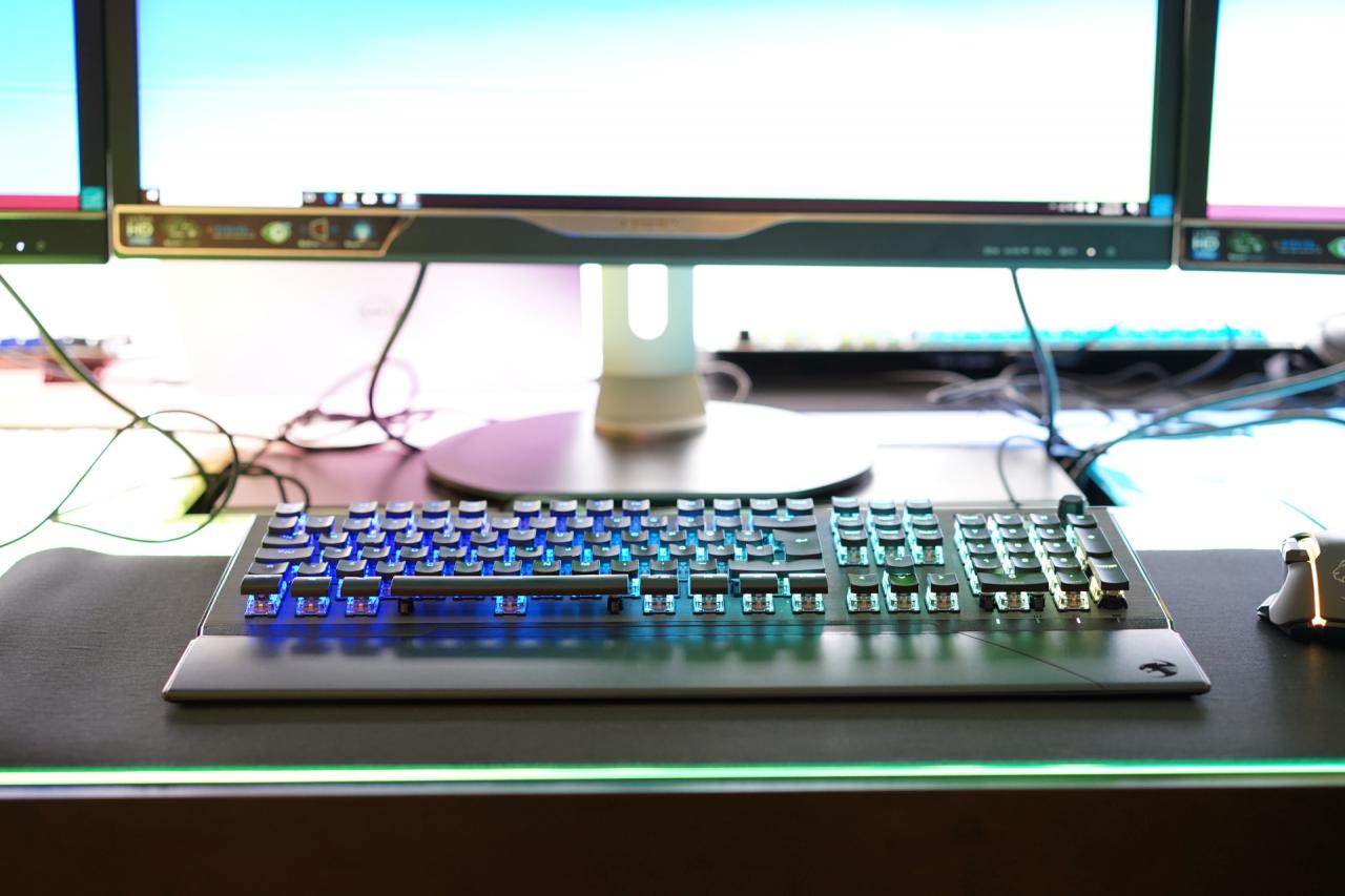 [08/06/2018] Roccat Vulcan Aimo: High-End-Tastaturen mit hauseigenen Schaltern ab 130 Euro (1)