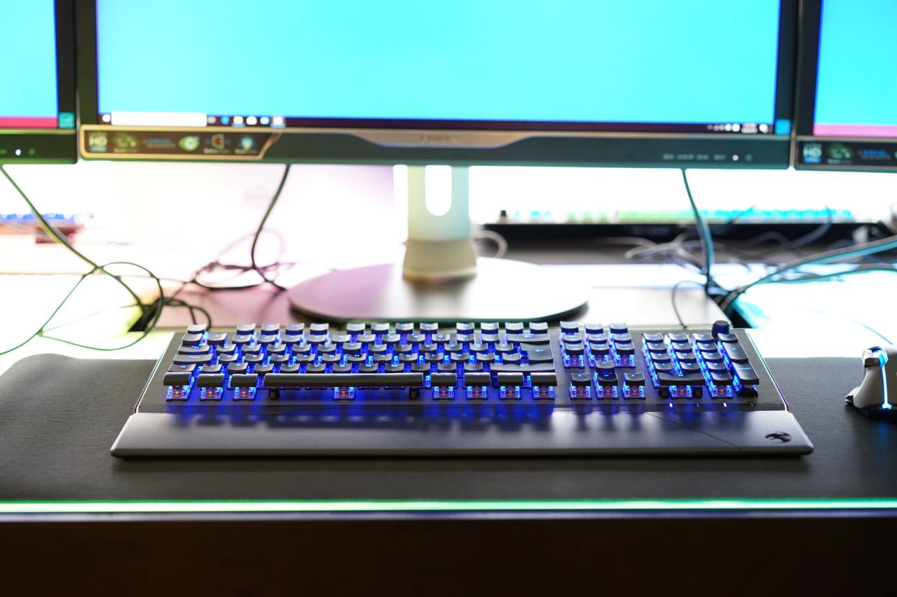 [08/06/2018] Roccat Vulcan Aimo: High-End-Tastaturen mit hauseigenen Schaltern ab 130 Euro (2)