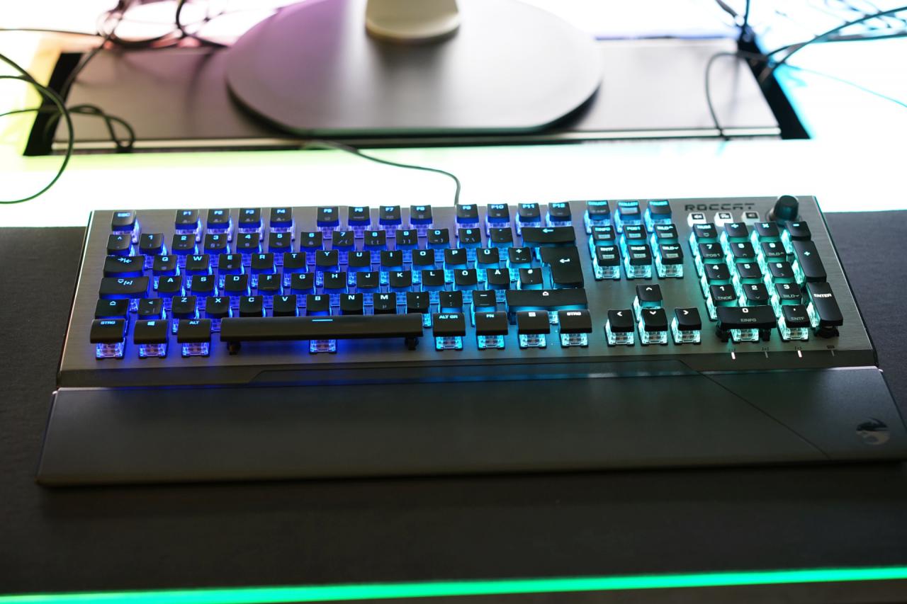 [08/06/2018] Roccat Vulcan Aimo: High-End-Tastaturen mit hauseigenen Schaltern ab 130 Euro (10)