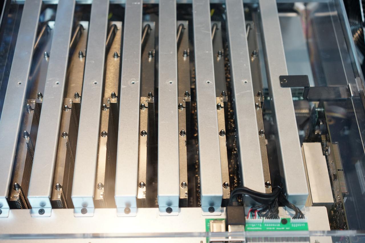 [07/06/2018] Computex-Kuriosität: Sapphire baut Dual-RX-470 für Miner (1)