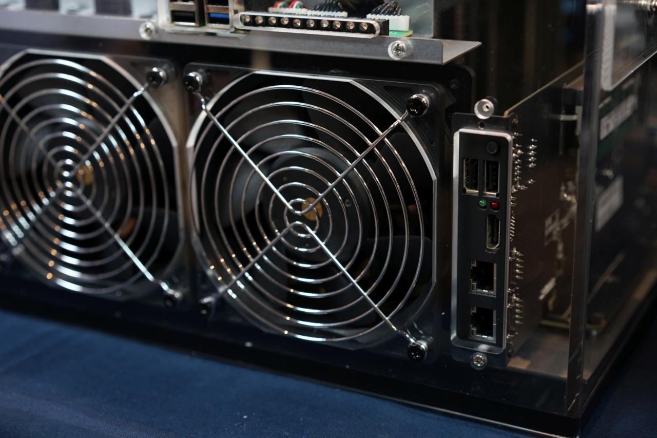 [07/06/2018] Computex-Kuriosität: Sapphire baut Dual-RX-470 für Miner (8)