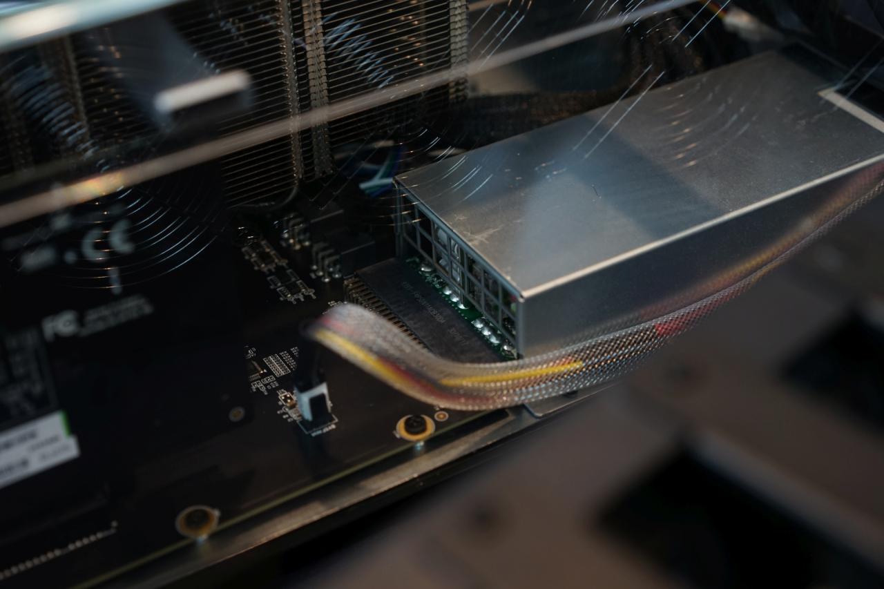 [07/06/2018] Computex-Kuriosität: Sapphire baut Dual-RX-470 für Miner (9)
