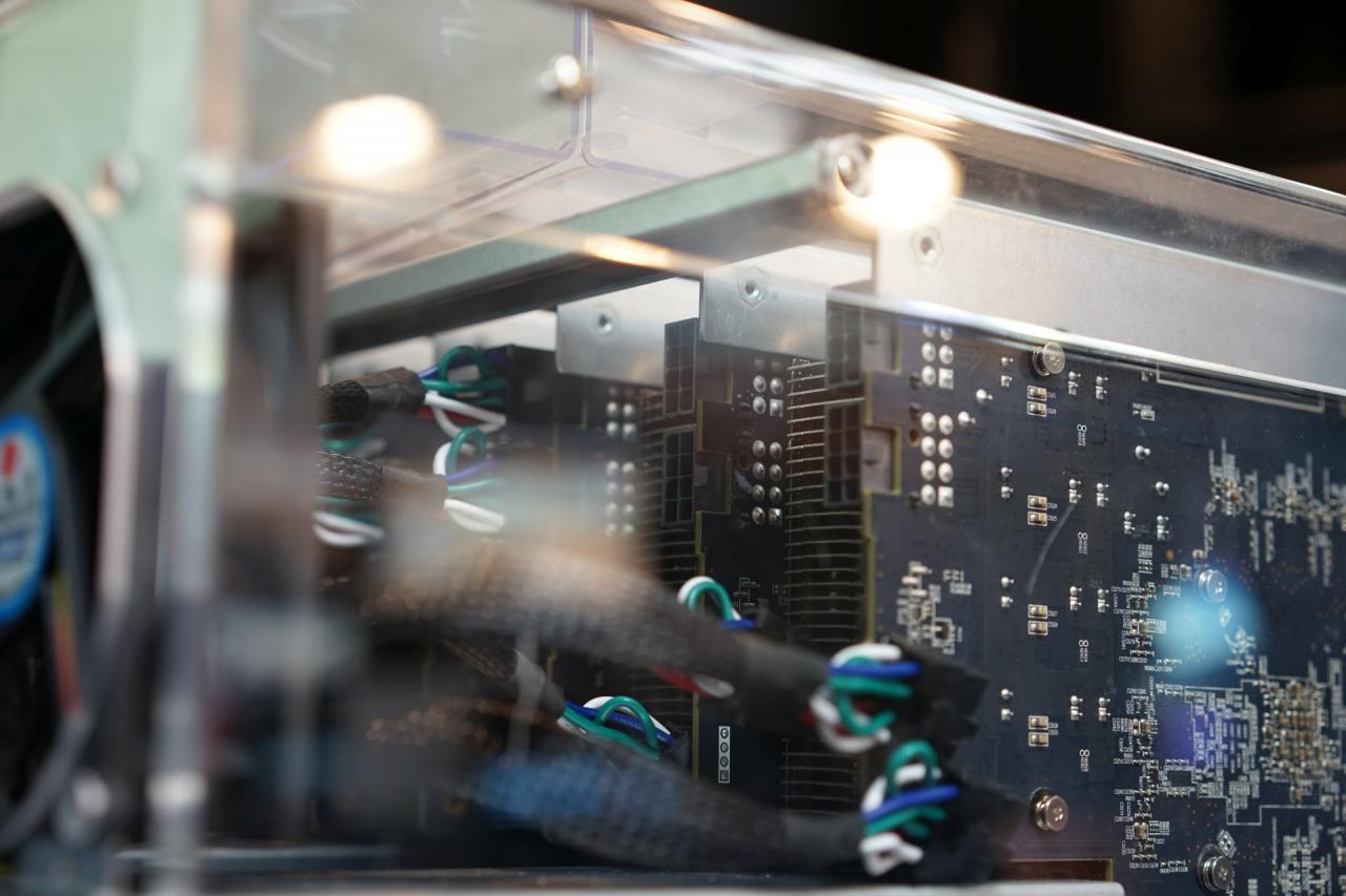 [07/06/2018] Computex-Kuriosität: Sapphire baut Dual-RX-470 für Miner (10)