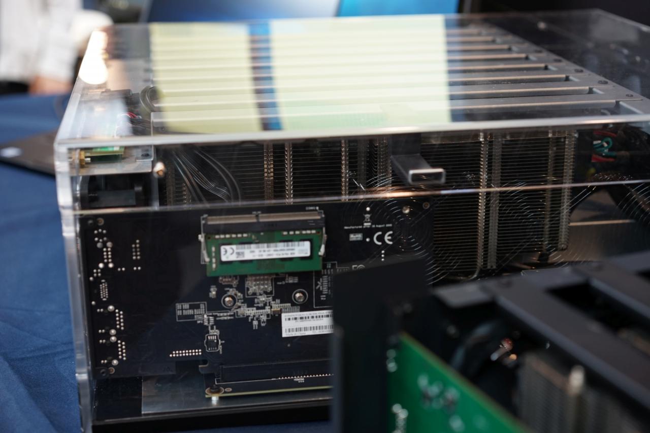 [07/06/2018] Computex-Kuriosität: Sapphire baut Dual-RX-470 für Miner (2)