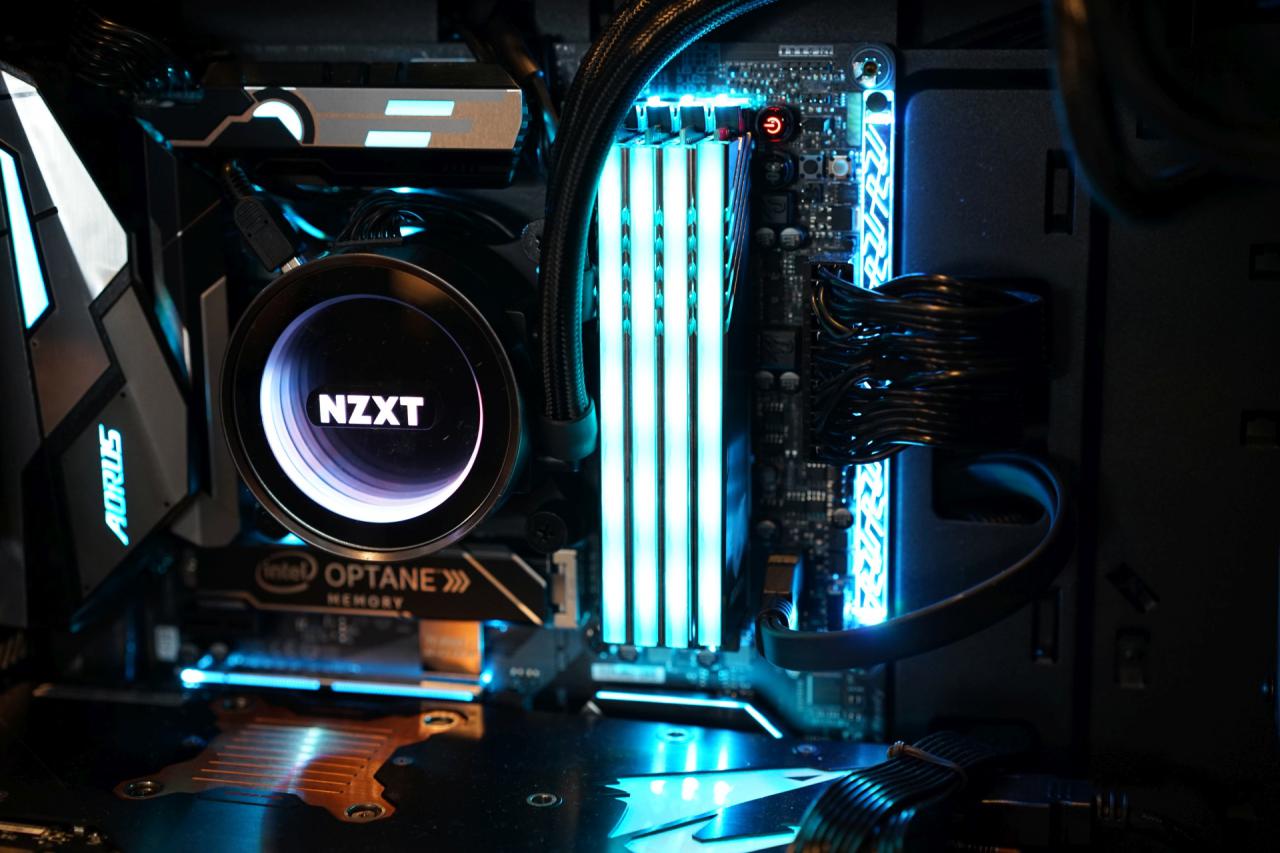 [09/07/2018] Gigabyte Aorus RGB DDR4-RAM: Samsung-B-Dies und Dummy-Module für die Optik (1)