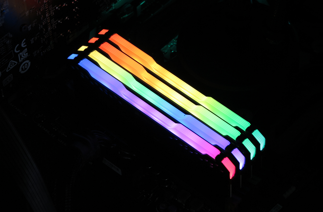 [05/07/2018] Corsair Vengeance RGB Pro CMW32GX4M4C3600C18