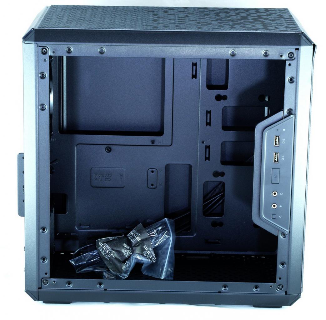 [31/07/2018] Cooler Master Masterbox Q300L/Q300P (14)
