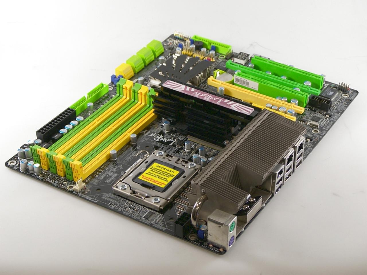 [08/08/2018] Update vom 12.08.2018: DFI Lanparty UT X58-T3eH8 von PCGH_Stephan