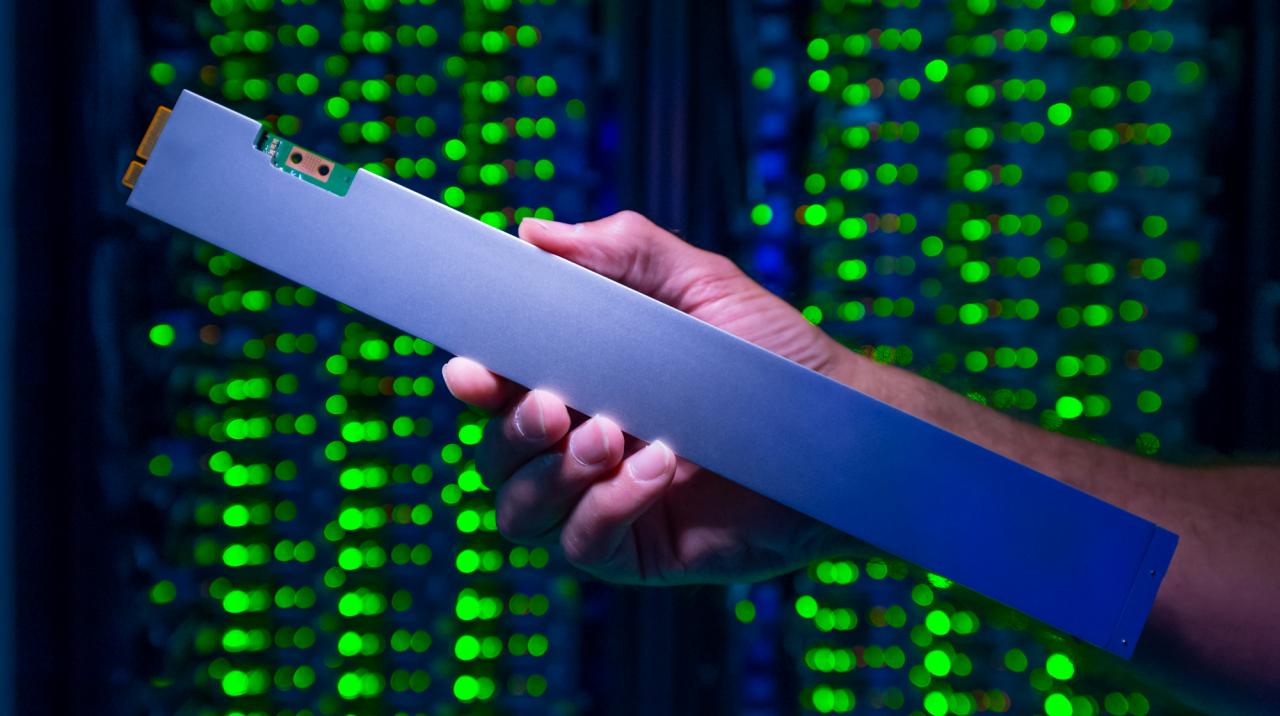 [09/08/2018] Intel SSD DC P4500: 32 Terabyte Kapazität im Ruler-Formfaktor