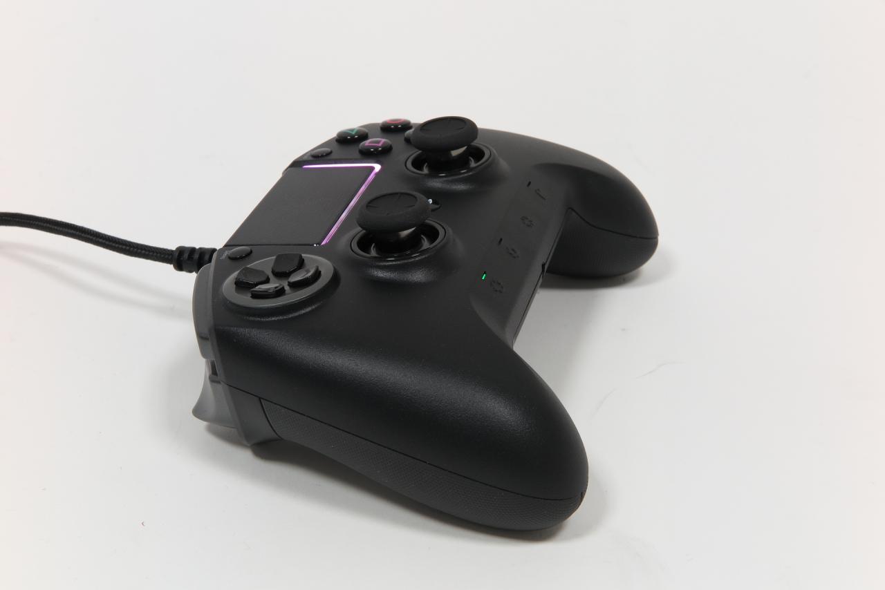 [29/08/2018] Razer Raiju Ultimate: Razers neuer PS4-Edelcontroller mit PC-Unterstützung Probe gespielt (5)