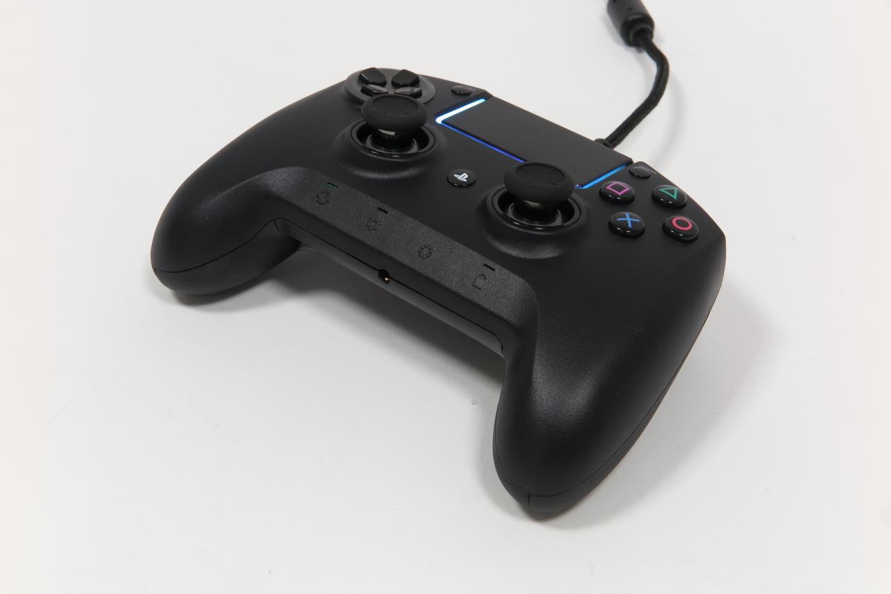 [29/08/2018] Razer Raiju Ultimate: Razers neuer PS4-Edelcontroller mit PC-Unterstützung Probe gespielt (7)