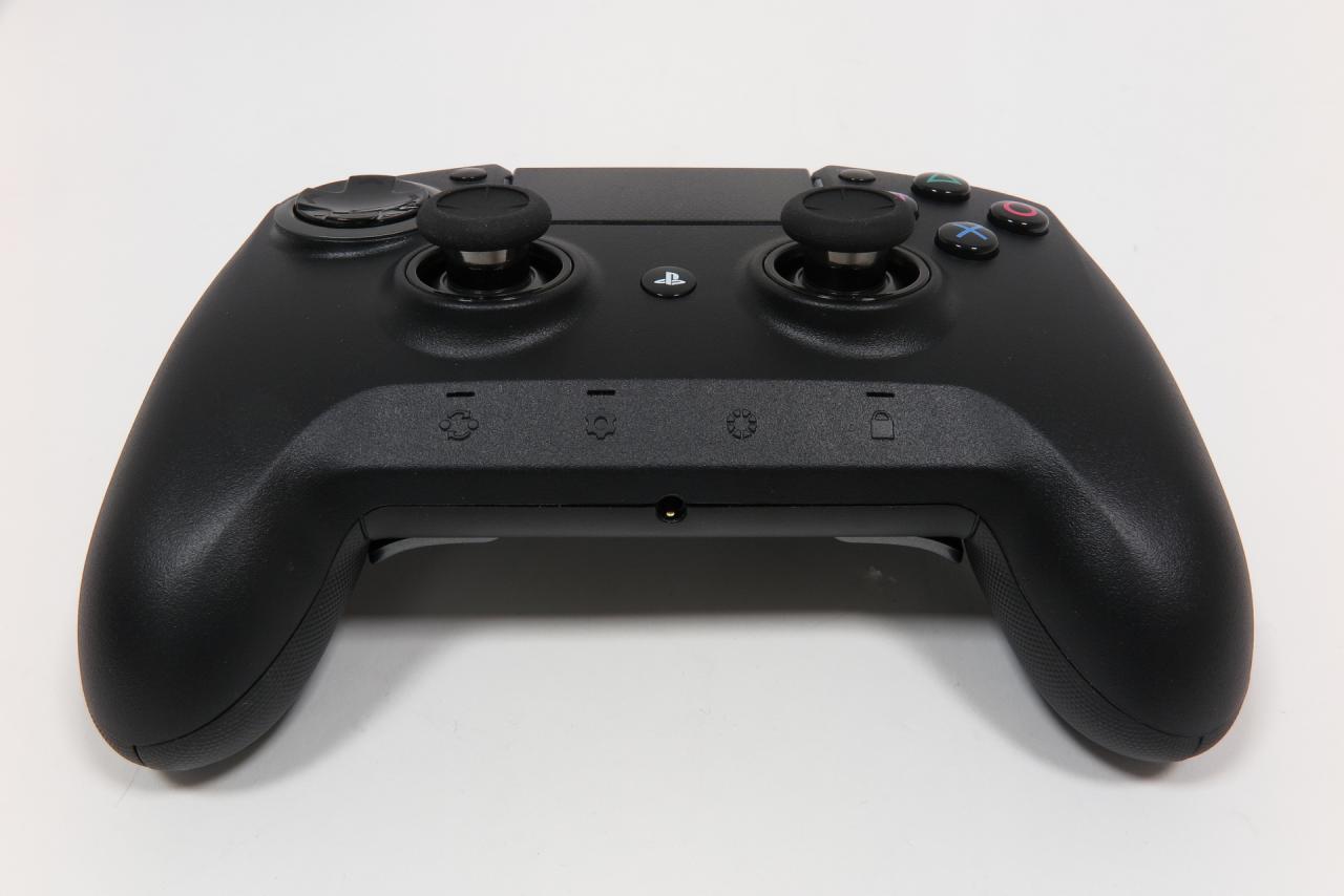 <strong>Razer Raiju Ultimate:</strong> Razers neuer PS4-Edelcontroller mit PC-Unterstützung Probe gespielt (12)