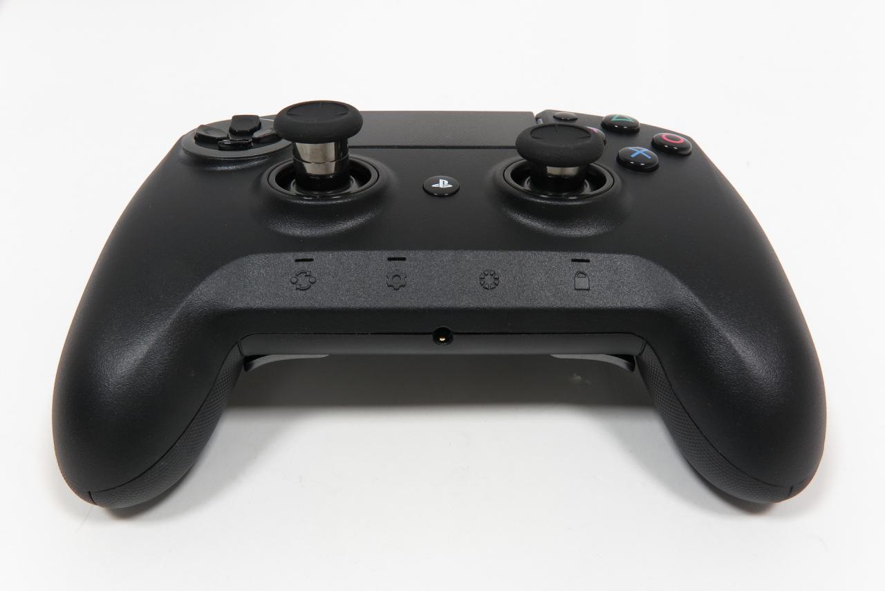 <strong>Razer Raiju Ultimate:</strong> Razers neuer PS4-Edelcontroller mit PC-Unterstützung Probe gespielt (13)