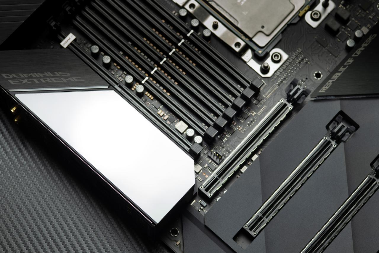 [09/10/2018] Asus ROG Dominus Extreme 1