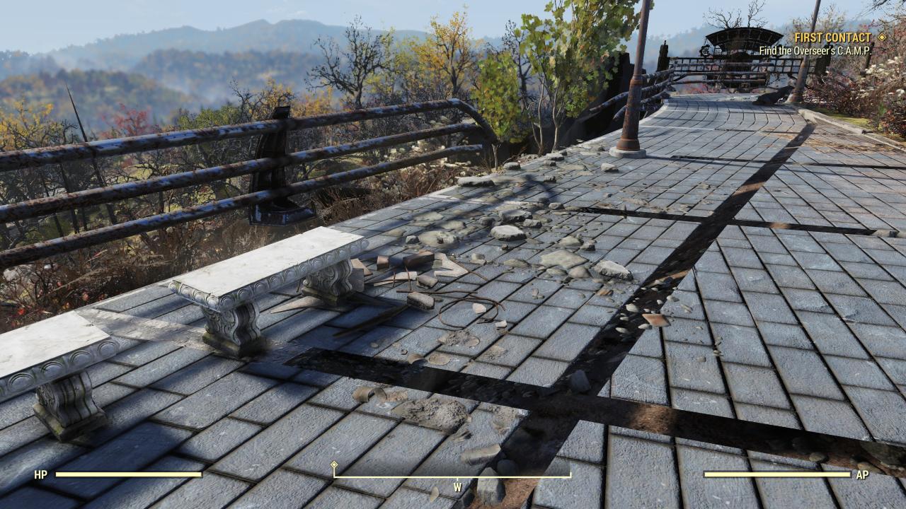 [31/10/2018] Fallout 76 PC-Beta (12) - Beim ersten Verlassen des Start-Bunkers stießen wir auf diverse Grafikfehler. Das fehlerhafte Laden von Assets ließ sich mit einem Neustart des Spiels beheben und trat während des kurzen Beta-Tests kein zweites Mal auf.