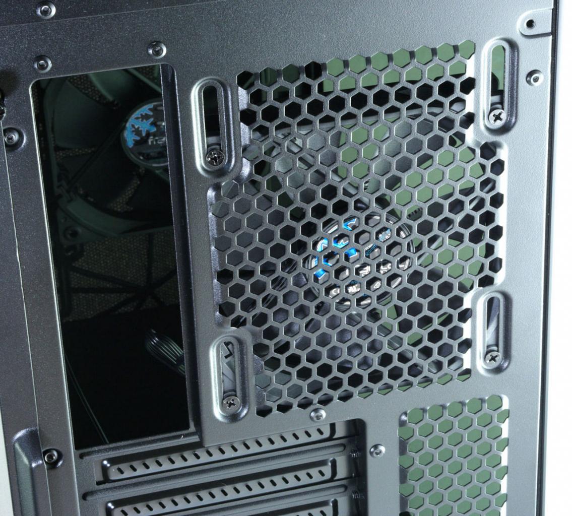 [18/10/2018] Fractal Design Meshify C (17)