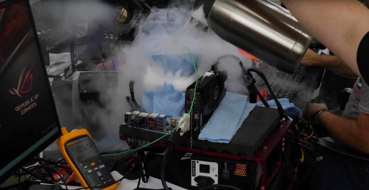 [21/10/2018] Core i9-9900K: der8auer mit neuen Erkenntnissen zum Extrem-Overclocking (1)