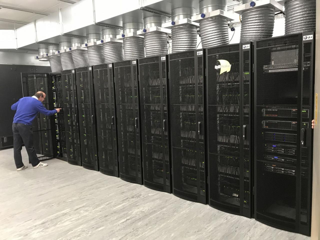 [10/11/2018] SpiNNaker: Forscher der Uni Manchester simulieren das menschliche Hirn mit über einer Million CPU-Kerne (1)