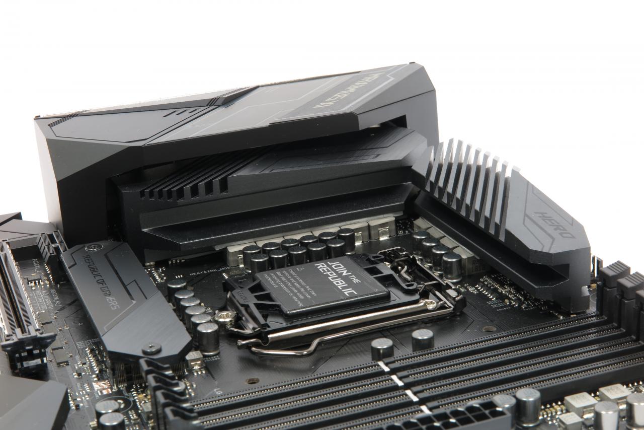 [09/11/2018] Besser als ihr Ruf: Die Spannungswandler des Asus Maximus XI Hero haben PCGH-Messungen zu Folge mehr Temperaturreserven als die vieler anderer Mainboards.