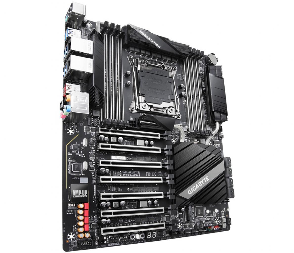 [02/11/2018] Gigabyte X299-WU8: Zwei PLX-Switches für 4 × 16 PCI-Express-3.0-Lanes (2)