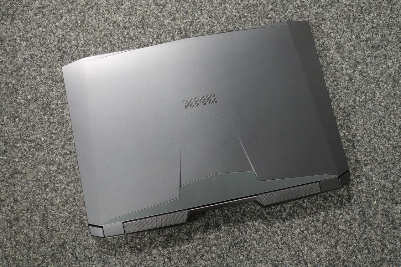 [26/11/2018] Schenker XMG Ultra 17 im Test: Den i9-9900K vom Sockel gestoßen (3)