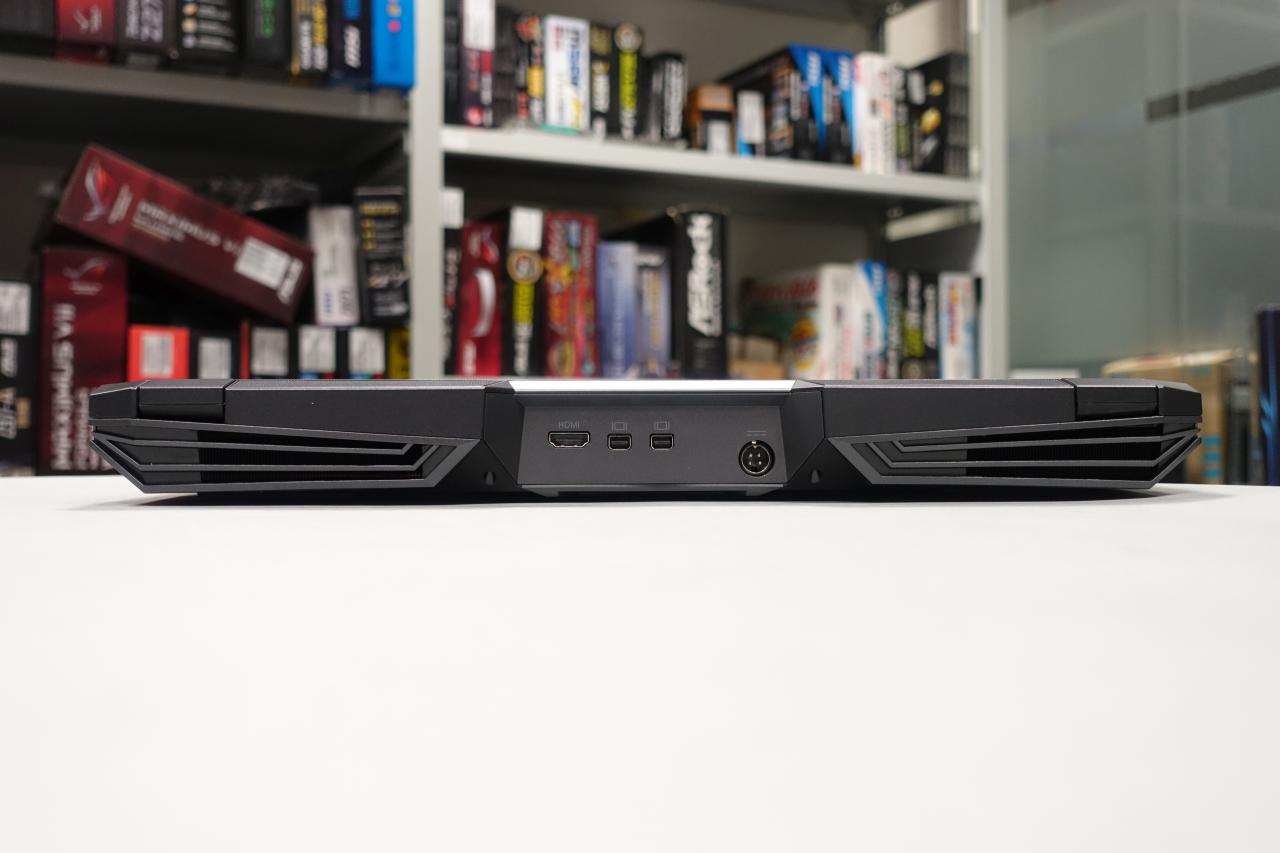 [26/11/2018] Schenker XMG Ultra 17 im Test: Den i9-9900K vom Sockel gestoßen (2)