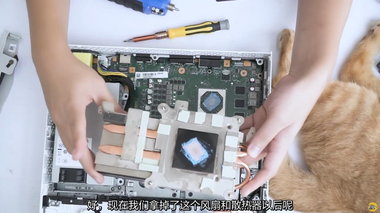 [06/11/2018] AMD Zen + Vega: Benchmarks und Nacktaufnahmen der 400-mm²-APU in der Subor Z Plus (2)