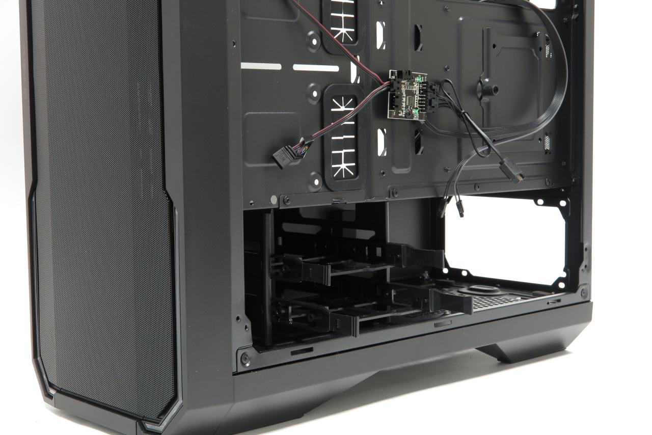 [04/12/2018] PC Games HardwareBitfenix Enso Mesh im Test: Kühlere Komponenten dank neuer Wabengitterfront? (28)