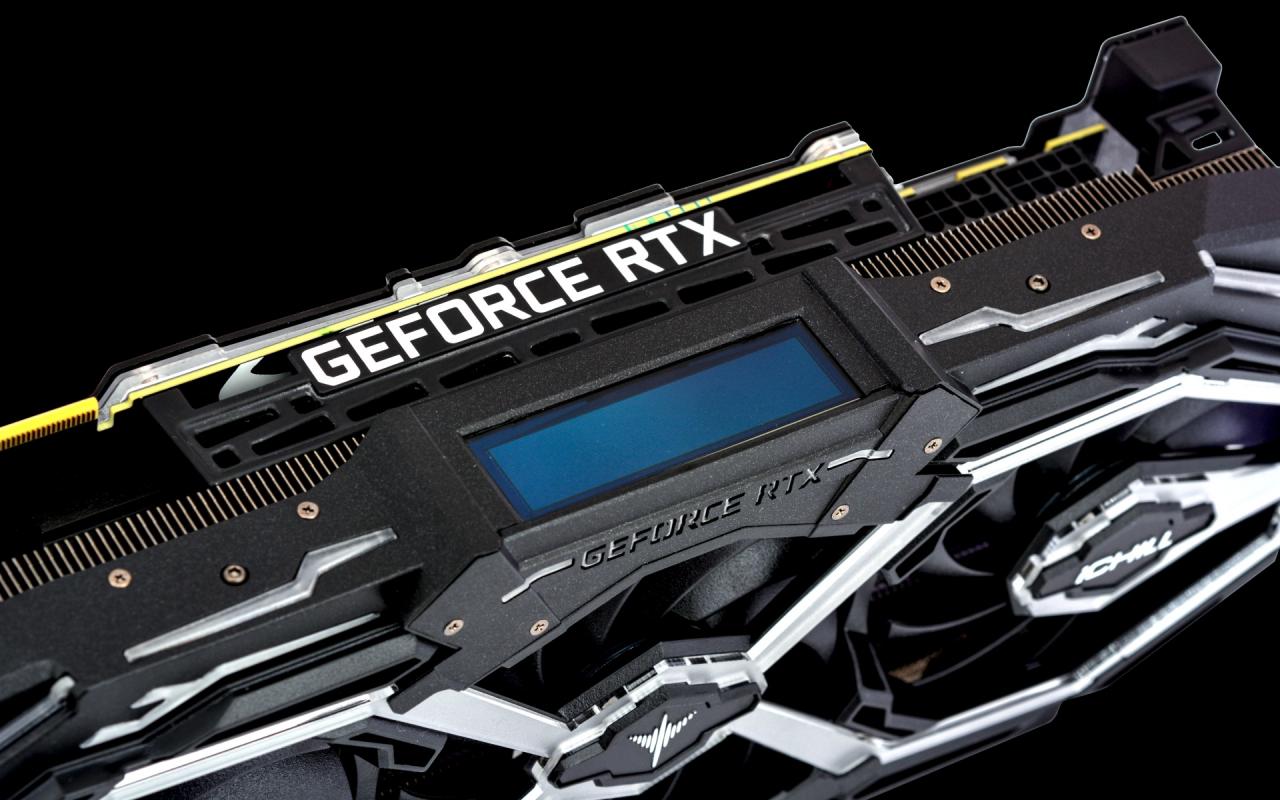 [13/12/2018] Inno3D Geforce RTX 2080/2070 iChill X3 Jekyll: OLED-Display und Wechsellüfter (10)