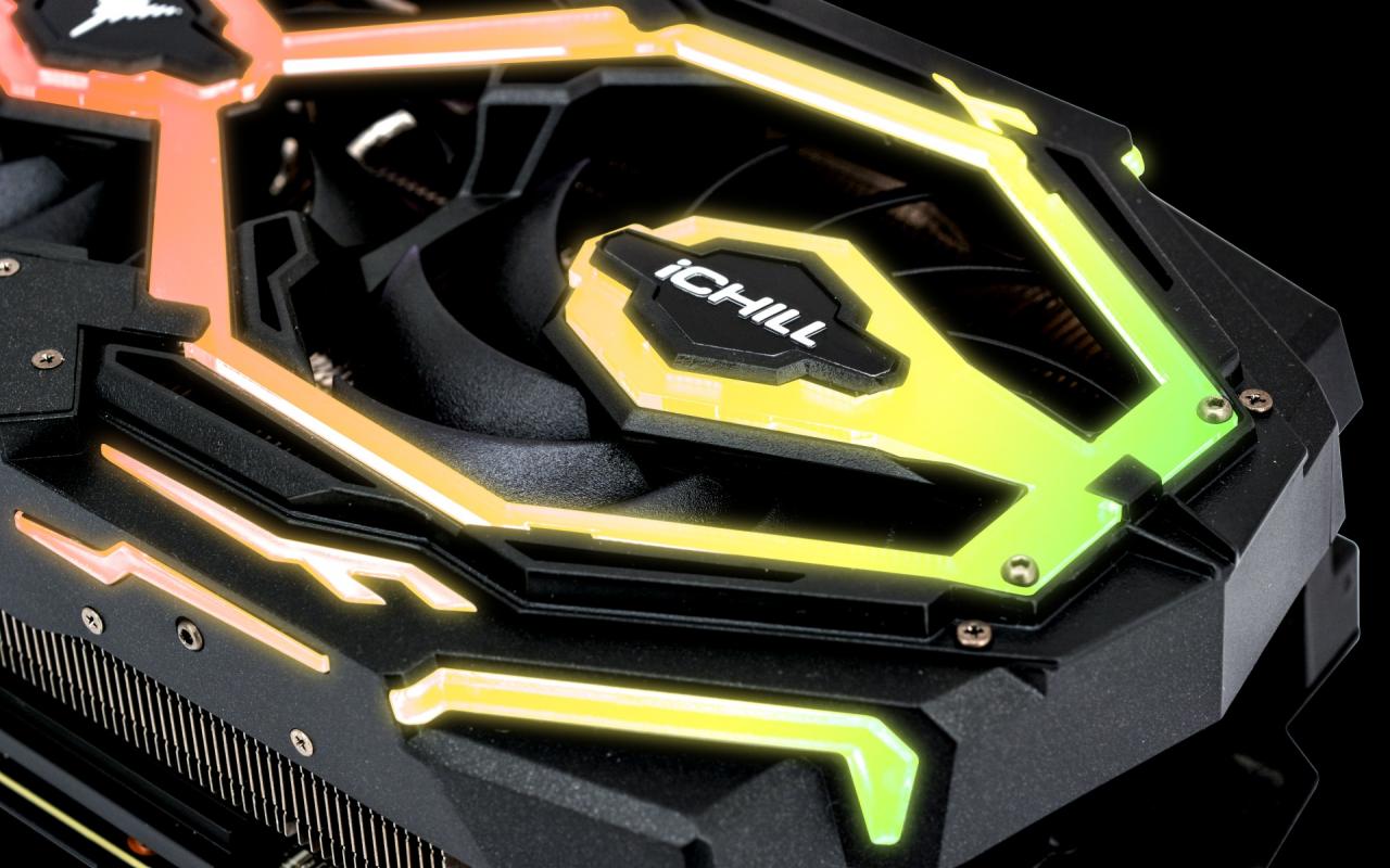 [13/12/2018] Inno3D Geforce RTX 2080/2070 iChill X3 Jekyll: OLED-Display und Wechsellüfter (9)