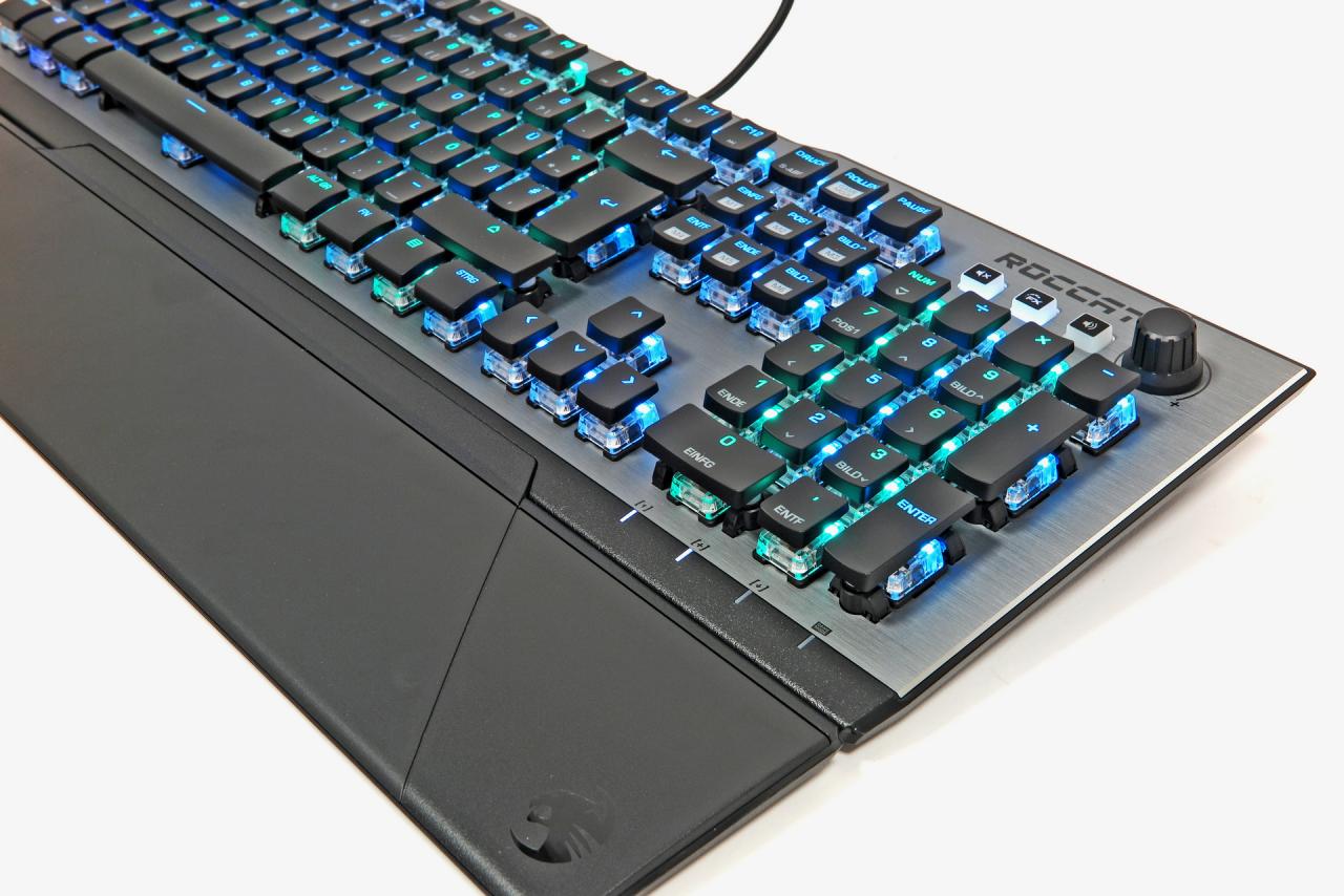 [13/12/2018] Roccat Vulcan 120 AIMO im Test: Ist Roccats neues Tastaturflaggschiff mit Titan-Tastern ein optimaler Spielpartner? (8)
