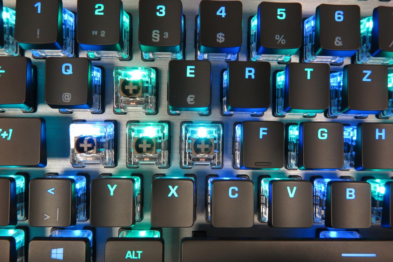 Roccat Vulcan 120 AIMO im Test: Ist Roccats neues Tastaturflaggschiff mit Titan-Tastern ein optimaler Spielpartner? (15)