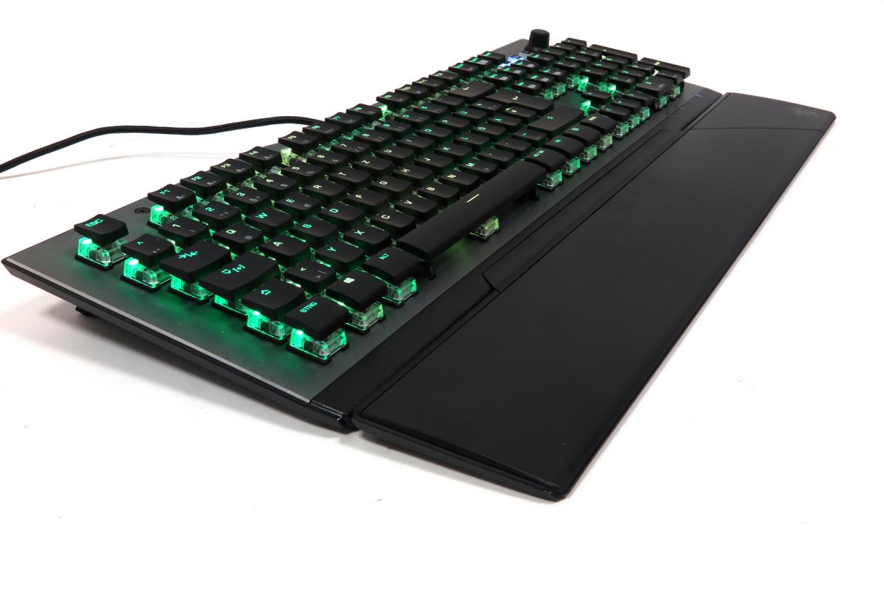 [13/12/2018] Roccat Vulcan 120 AIMO im Test: Ist Roccats neues Tastaturflaggschiff mit Titan-Tastern ein optimaler Spielpartner? (7)