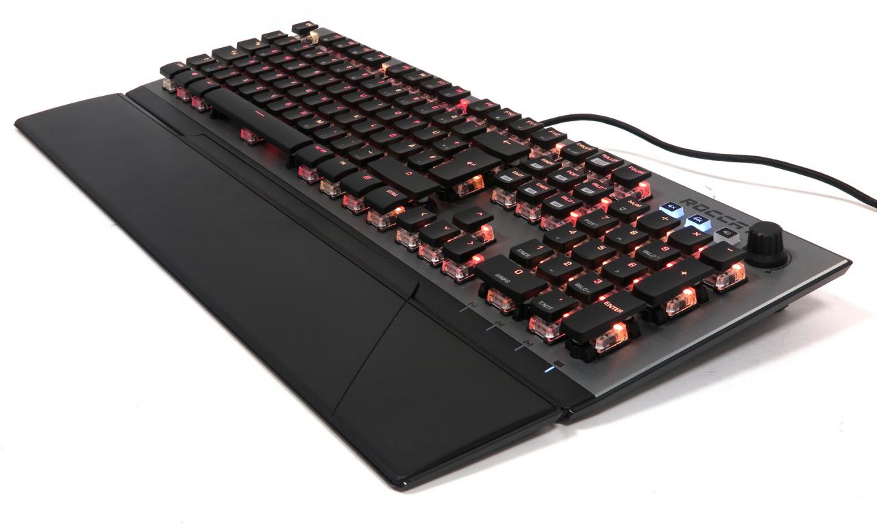 [13/12/2018] Roccat Vulcan 120 AIMO im Test: Ist Roccats neues Tastaturflaggschiff mit Titan-Tastern ein optimaler Spielpartner? (12)