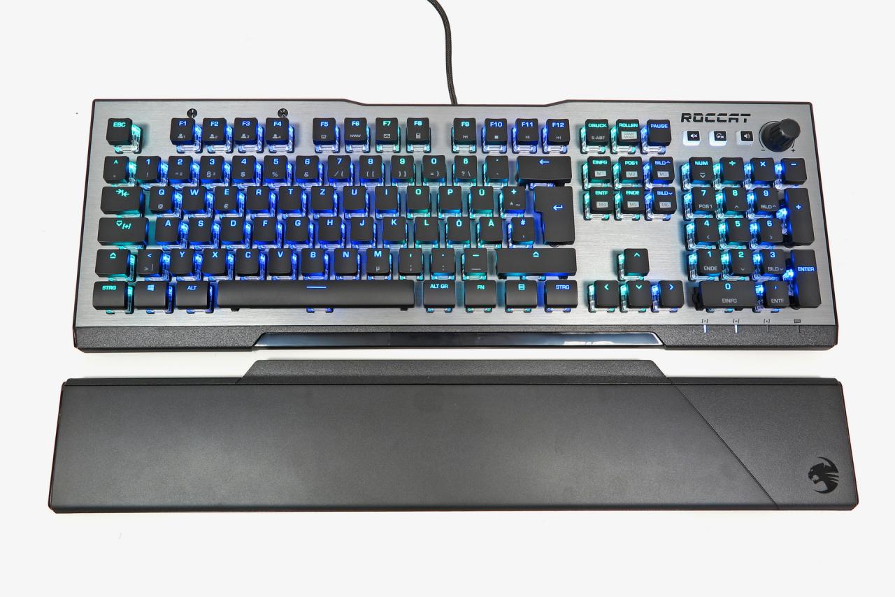 [13/12/2018] Roccat Vulcan 120 AIMO im Test: Ist Roccats neues Tastaturflaggschiff mit Titan-Tastern ein optimaler Spielpartner? (1)