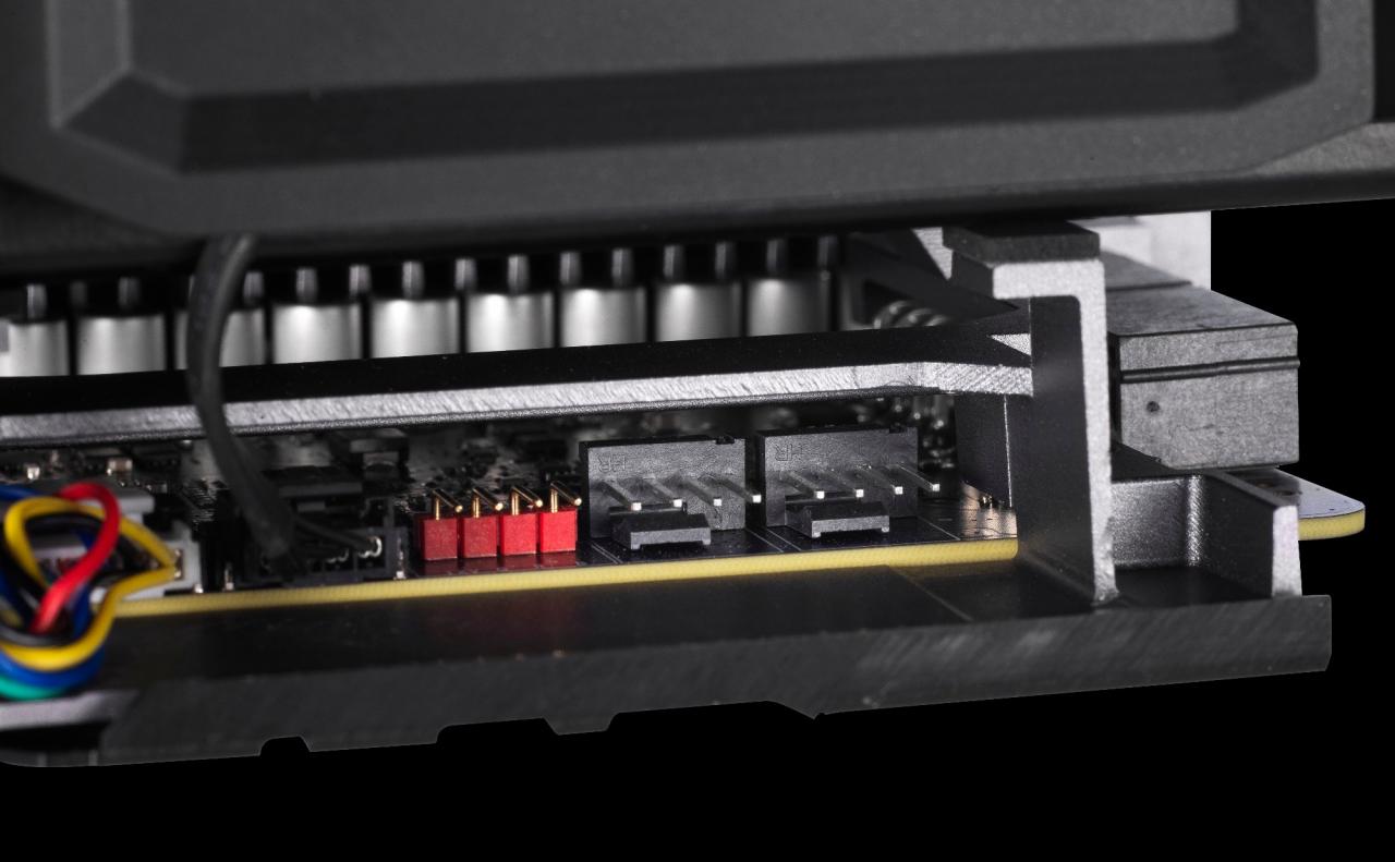 [08/01/2019] Asus ROG Geforce RTX 2080 Ti Matrix: AiO-Wasserkühlung im Triple-Slot-Design (6)