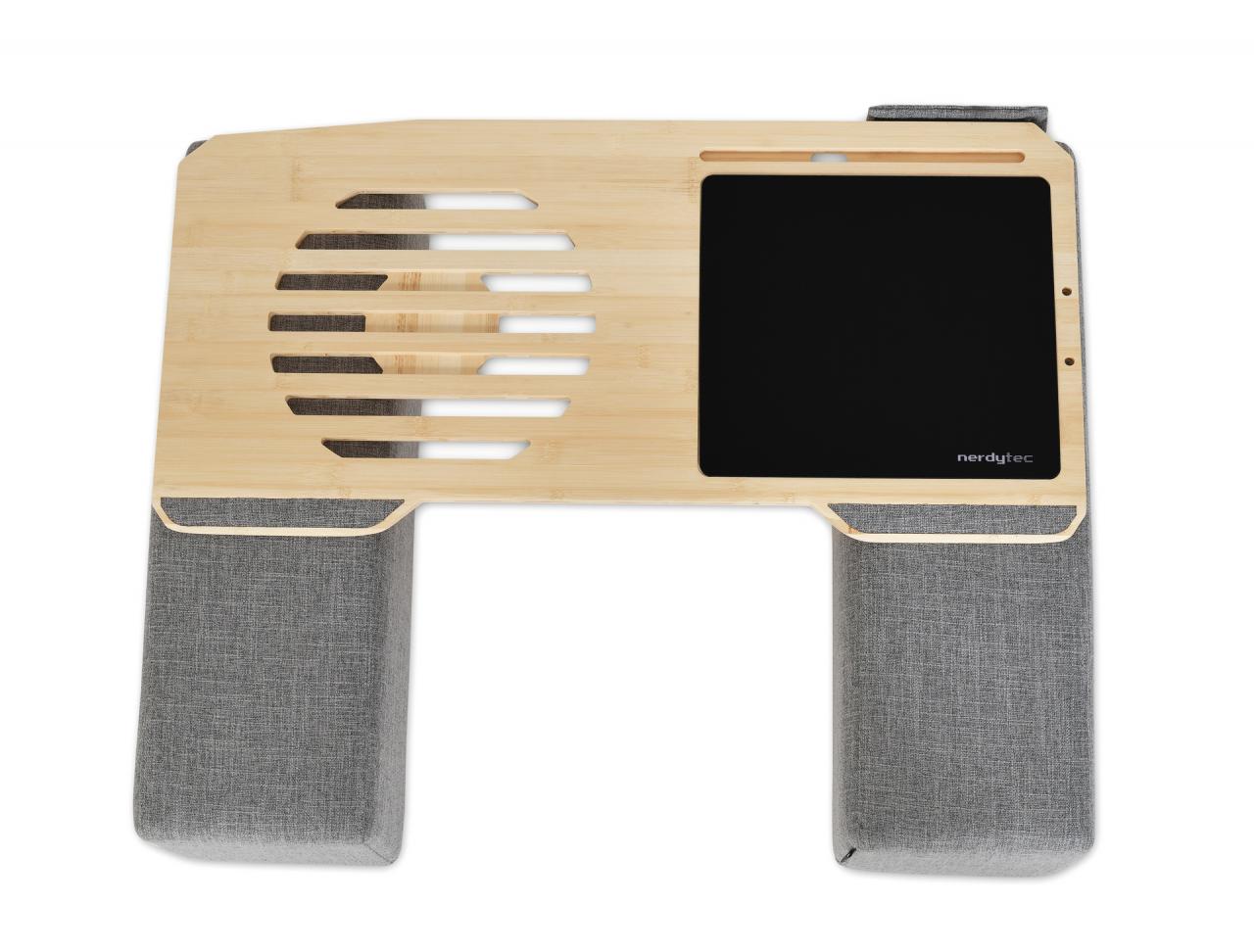 [11/01/2019] Couchmaster Cywork: Nerdytecs neue Lapdesk-Variante für das Sofa-Gaming ausprobiert (15)