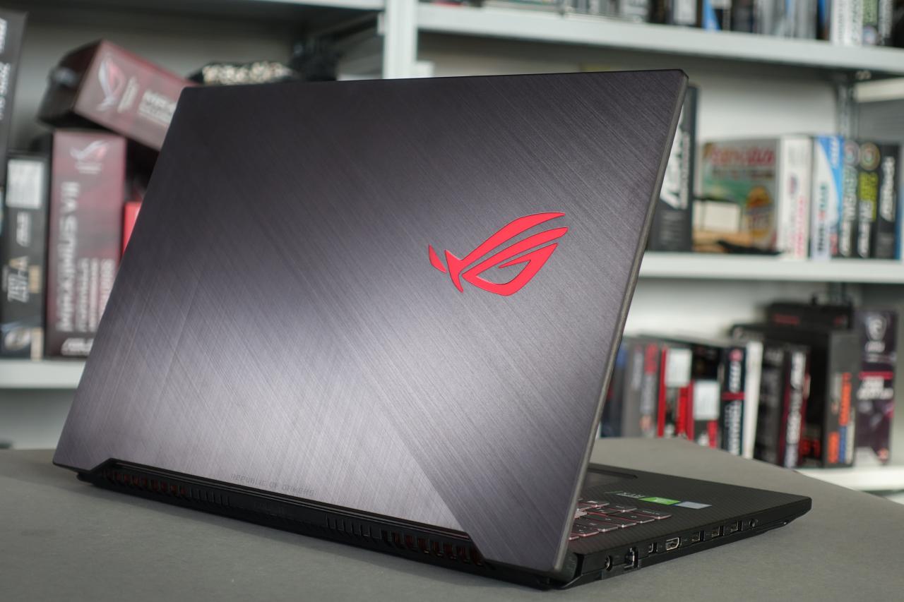 [01/02/2019] Asus ROG Strix Scar II im Test: Dünner 17-Zöller mit RTX 2070 (2)
