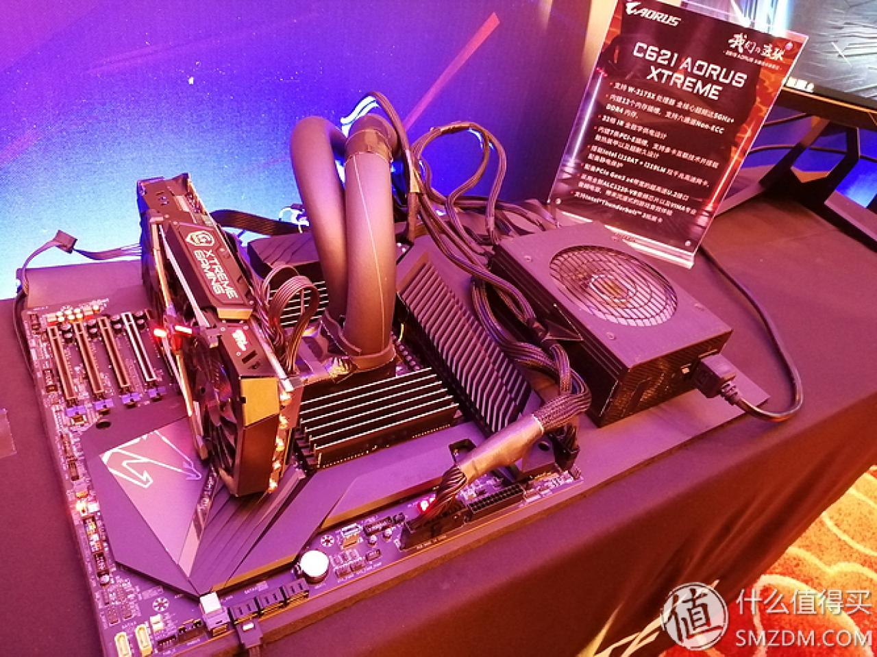 [27/02/2019] C621 Aorus Extreme: Gigabyte zeigt überarbeitetes Mainboard für Intels 28-Kerner (1)