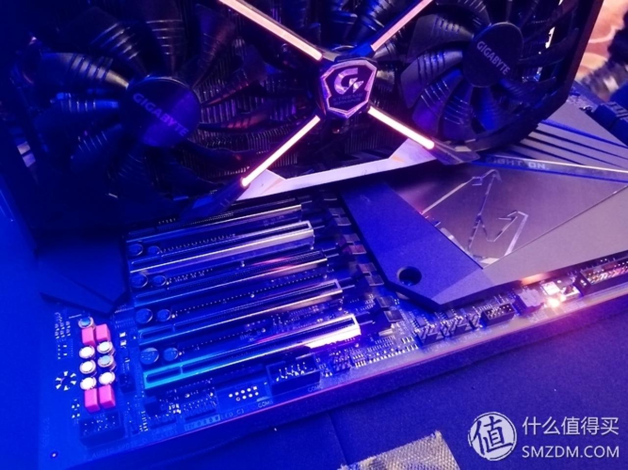 [27/02/2019] C621 Aorus Extreme: Gigabyte zeigt überarbeitetes Mainboard für Intels 28-Kerner (5)