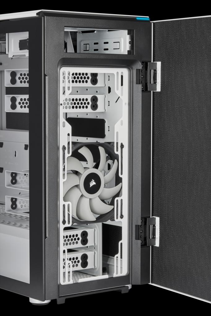 [12/03/2019] Corsair Carbide 678C: 5,25-Zoll-Schacht, Dämmung, Fronttür, Hartglas und USB 3.1 kombiniert (114)