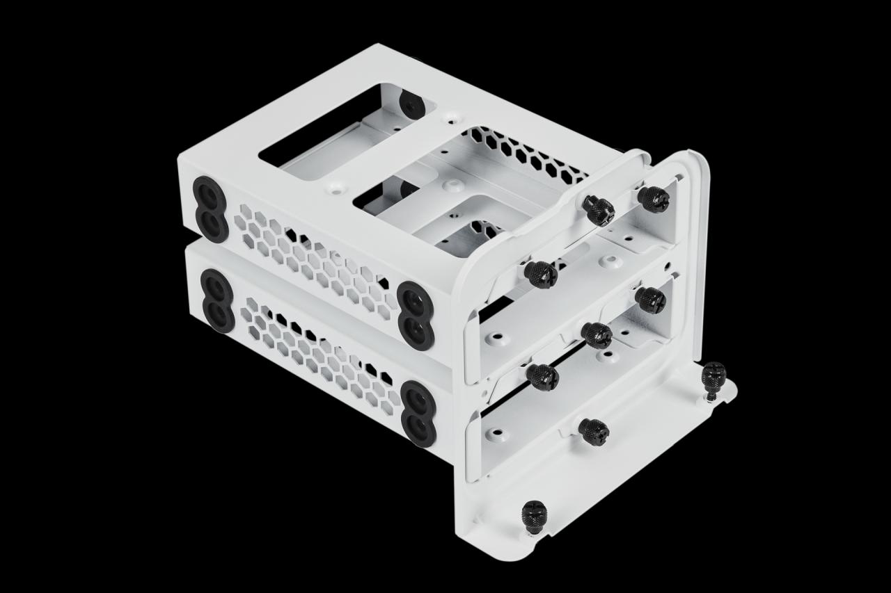 [12/03/2019] Corsair Carbide 678C: 5,25-Zoll-Schacht, Dämmung, Fronttür, Hartglas und USB 3.1 kombiniert (128)