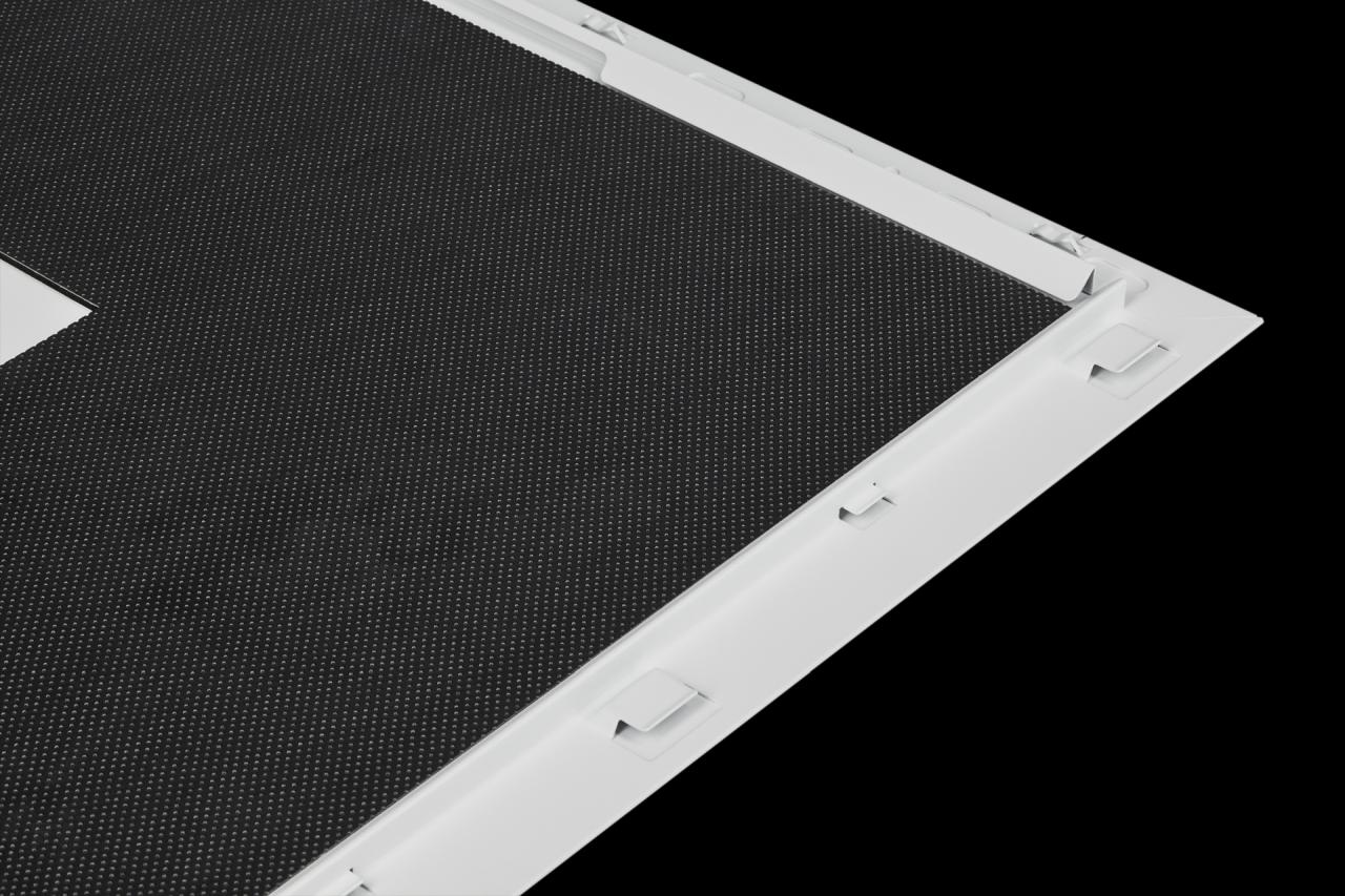 [12/03/2019] Corsair Carbide 678C: 5,25-Zoll-Schacht, Dämmung, Fronttür, Hartglas und USB 3.1 kombiniert (130)