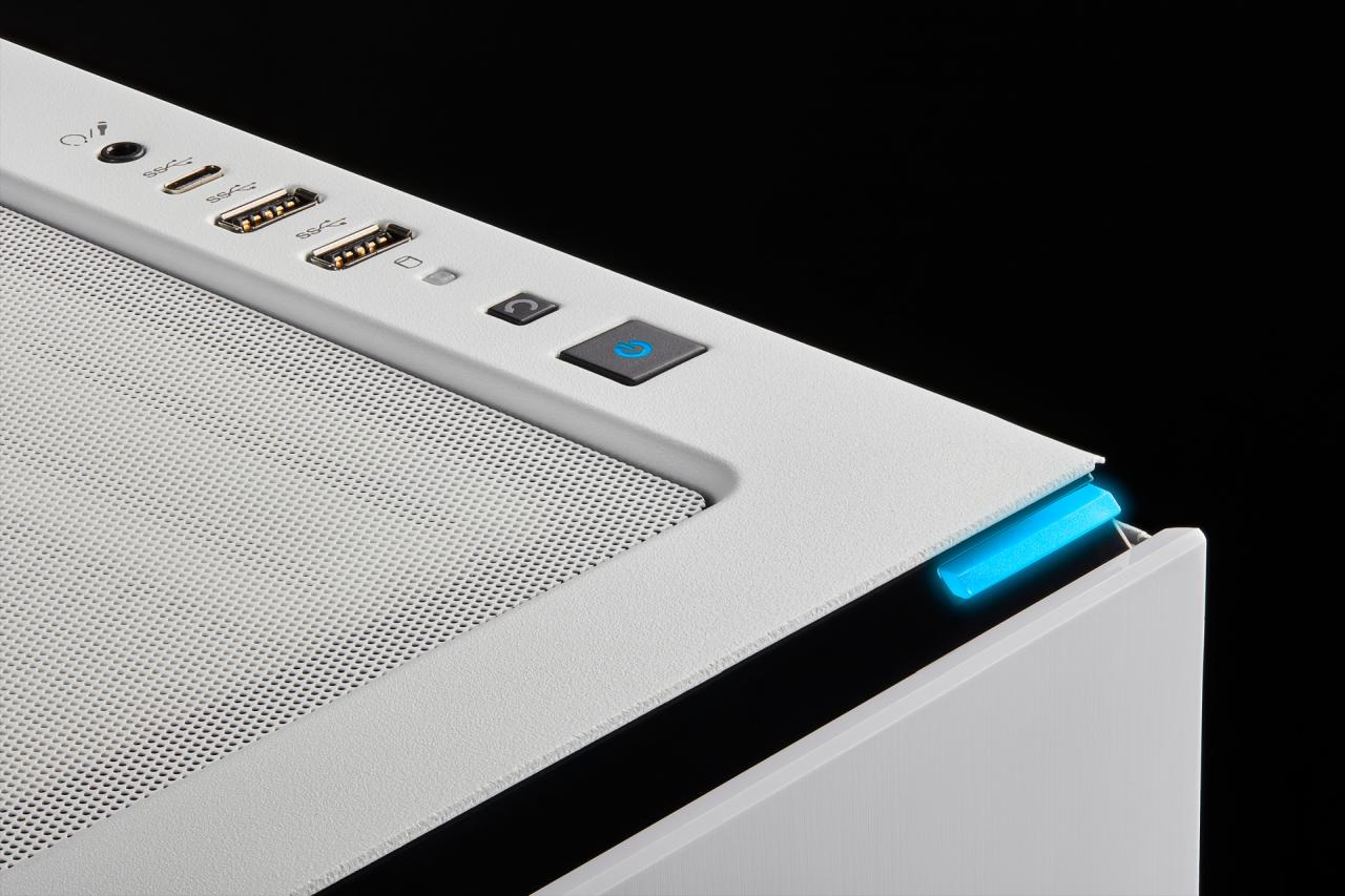 [12/03/2019] Corsair Carbide 678C: 5,25-Zoll-Schacht, Dämmung, Fronttür, Hartglas und USB 3.1 kombiniert (149)