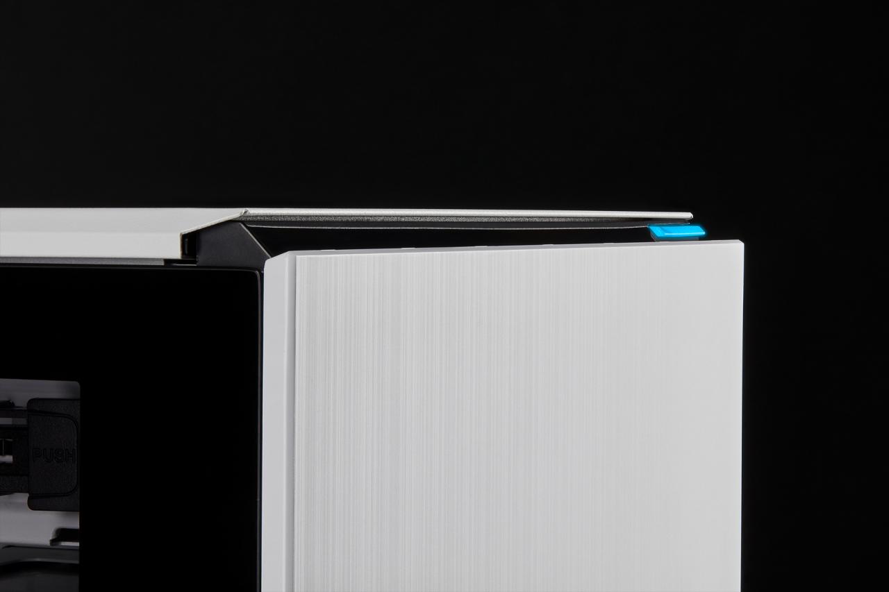 [12/03/2019] Corsair Carbide 678C: 5,25-Zoll-Schacht, Dämmung, Fronttür, Hartglas und USB 3.1 kombiniert (150)