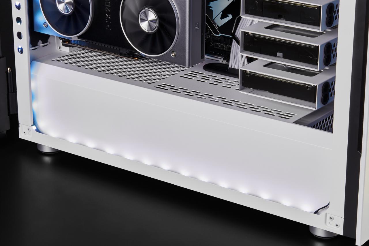 [12/03/2019] Corsair Carbide 678C: 5,25-Zoll-Schacht, Dämmung, Fronttür, Hartglas und USB 3.1 kombiniert (151)