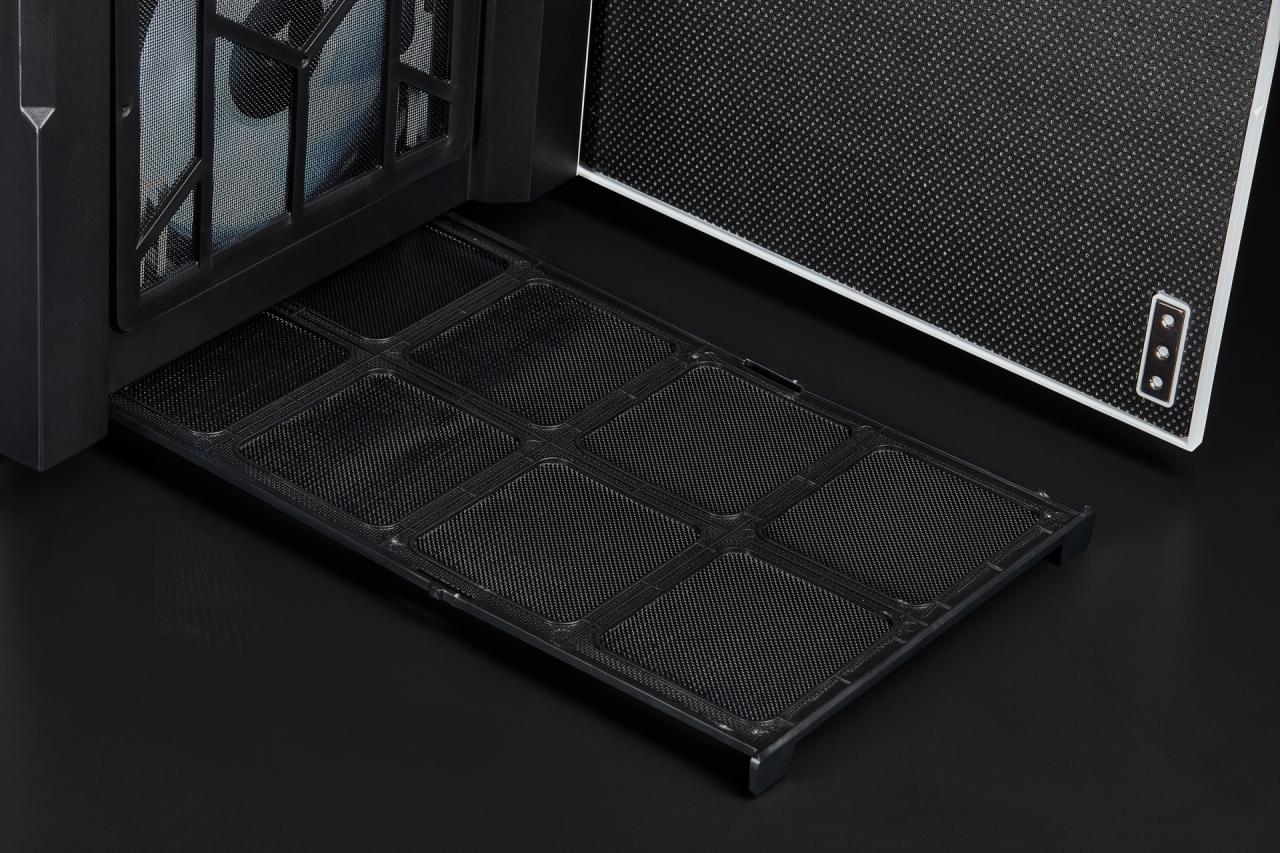 [12/03/2019] Corsair Carbide 678C: 5,25-Zoll-Schacht, Dämmung, Fronttür, Hartglas und USB 3.1 kombiniert (153)