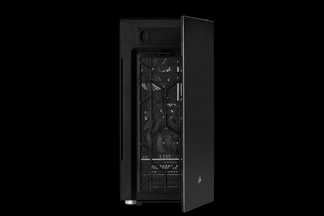 [12/03/2019] Corsair Carbide 678C: 5,25-Zoll-Schacht, Dämmung, Fronttür, Hartglas und USB 3.1 kombiniert (17)