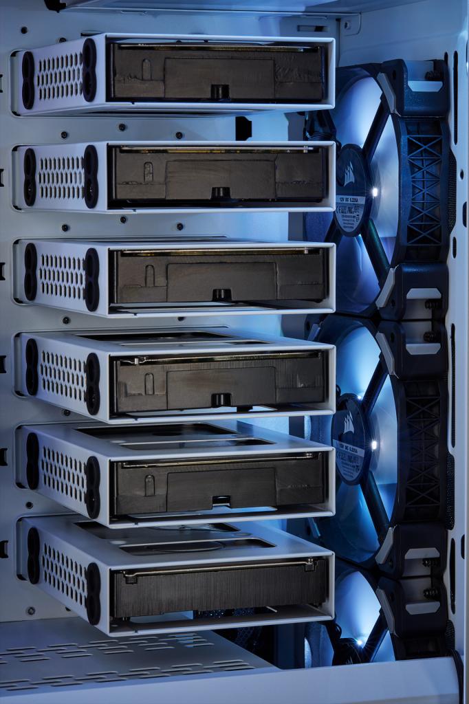 [12/03/2019] Corsair Carbide 678C: 5,25-Zoll-Schacht, Dämmung, Fronttür, Hartglas und USB 3.1 kombiniert (178)