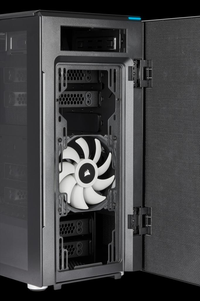 [12/03/2019] Corsair Carbide 678C: 5,25-Zoll-Schacht, Dämmung, Fronttür, Hartglas und USB 3.1 kombiniert (30)